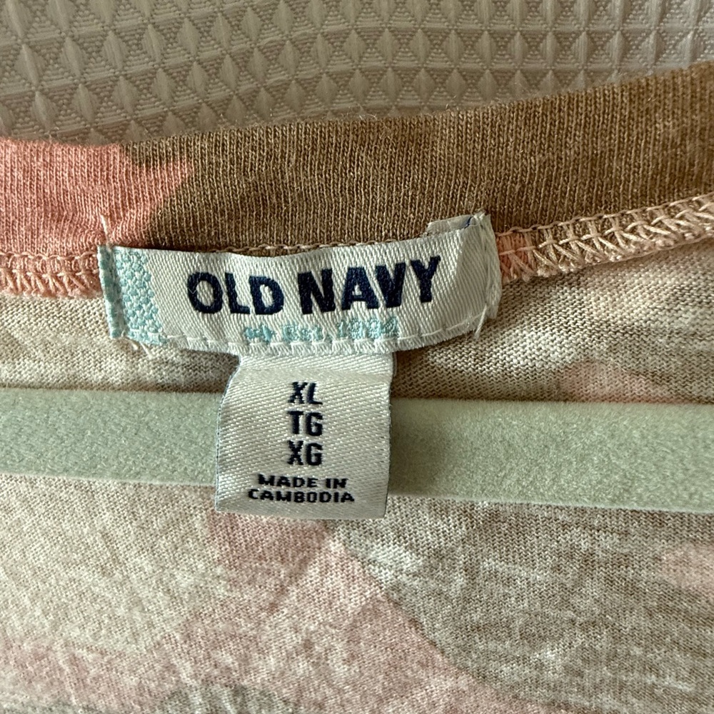 Old Navy Pink Peach and Brown Camo Women's Tee - Picture 2 of 4